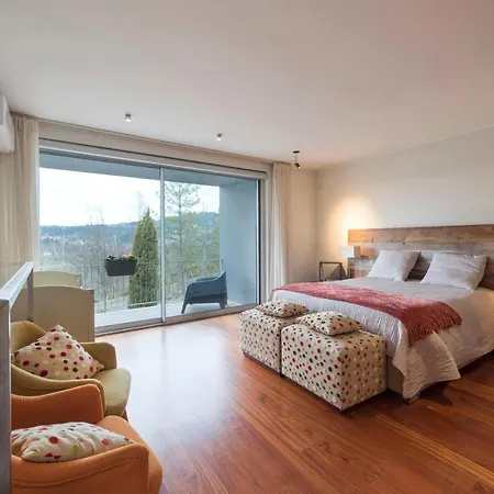 Alojamento de Acomodação e Pequeno-almoço Casa Da Costa Grande 4*