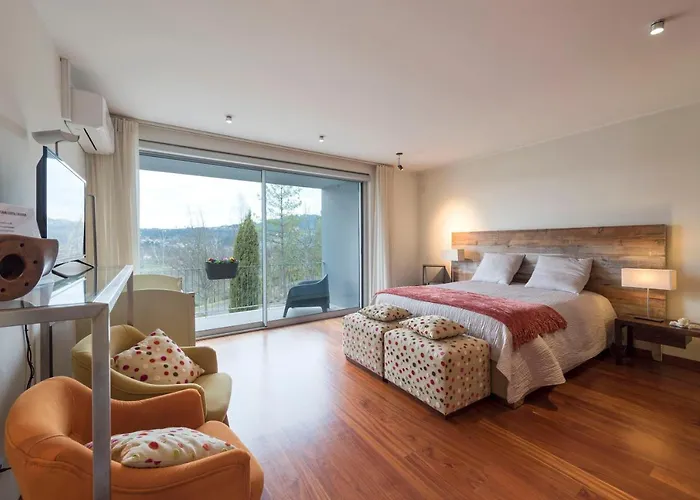 Alojamento de Acomodação e Pequeno-almoço Casa Da Costa Grande 4*